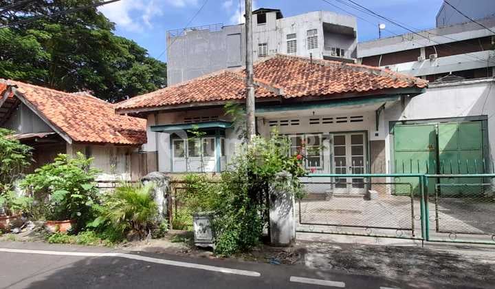 Super Murah Jual Rugi Rumah Tua Hitung Kavling Saja di Jakarta Pusat