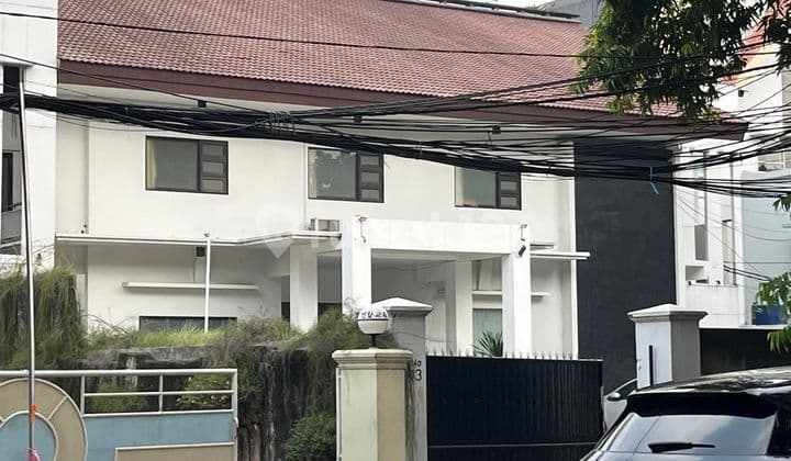 OFFICE IN THE KEBAYORAN BARU AREA, STRATEGIC LOCATION