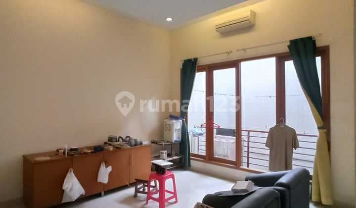 Rumah Siap Huni Lingkungan Elite Selangkah ke Pondok Indah Mall