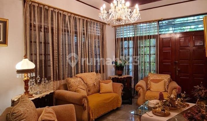 Rumah Estetika Di Hook Bangunan Lama Bagus Terawat