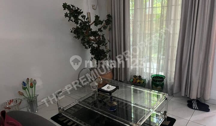 Rumah Lama Terawat Bangunan Kokoh Lokasi Premium Siap Nego