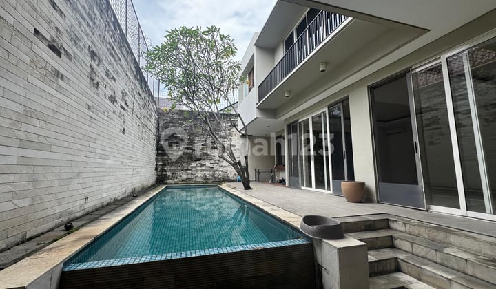 Luxury Living Near Jis: Modern 4Br Home With Private Pool And Study Room