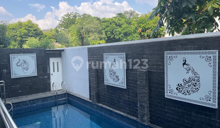 Disewakan: Rumah Modern Pondok Indah | Bangunan Baru | 4 KT Ensuite | Parkir 4 Mobil"