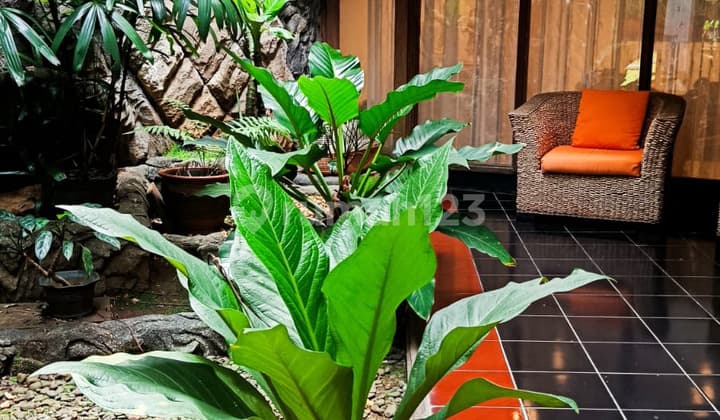 Older House, Priced by Land Value in a Premium Location, Quiet & Safe Environment, A Step Away from SCBD, Senopati, Pakubuwono, Senayan