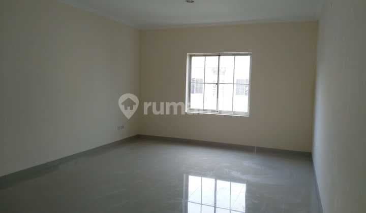 Disewa Ruko Green Lake City Cipondoh Tangerang Bagus 3,5 Lantai