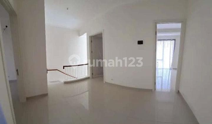Rumah 2 Lantai di Cluster Catriona Suvarna Sutera, Tangerang