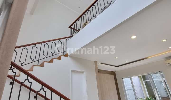 Rumah Semi Furnished di Cluster Whitsand Greenwich Bsd, Tangerang