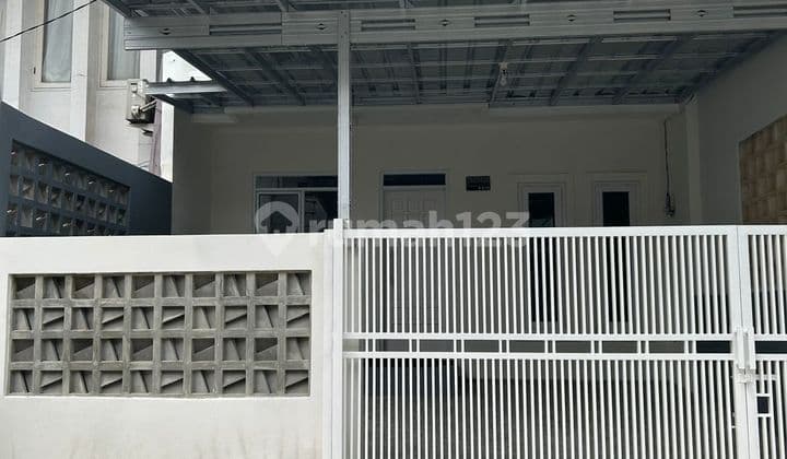 For Rent Rumah 2 Lantai Rapih di Citra Grand