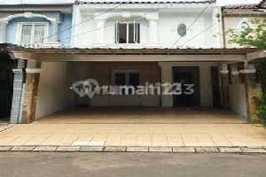 Rumah Dekat Tol Cibubur di Raffles Hill Cibubur