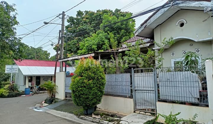 Rumah Posisi Hook dengan 2 Akses Tol di Jatiranggon
