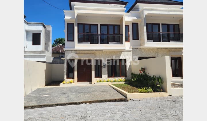 Rumah dengan konsep minimalis siap huni di Ungasan, Kuta Selatan. Lingkungan perumahan