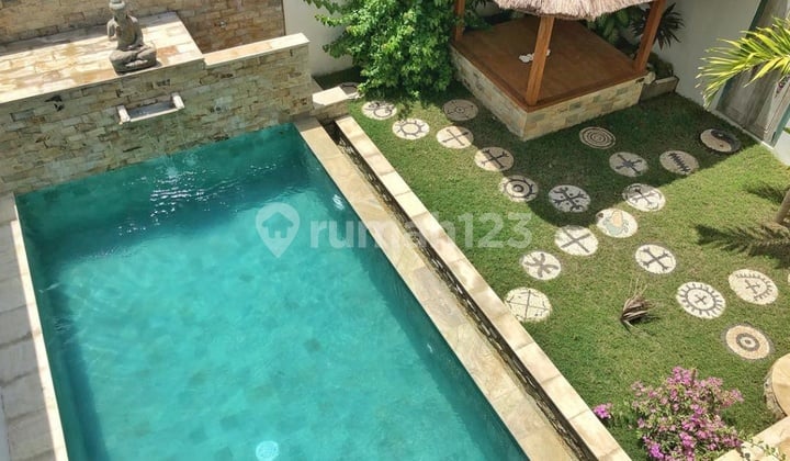 villa for rent 3 bedrooms 5 mins to the beach 2 Lantai