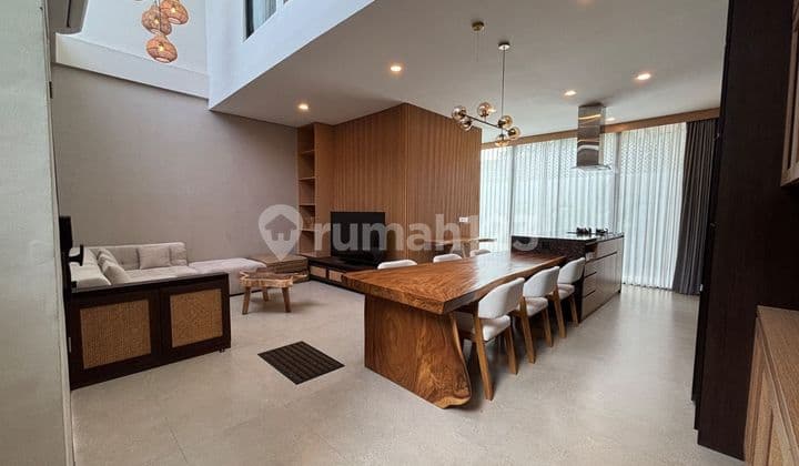 Fully Furnished Luxury House for Sale with Easy Access in Seminyak, Bali