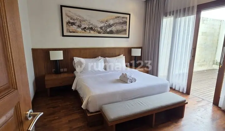 English translation: Luxury Villa for Sale in an Elite Area near Nusa Dua Beach, Bali
