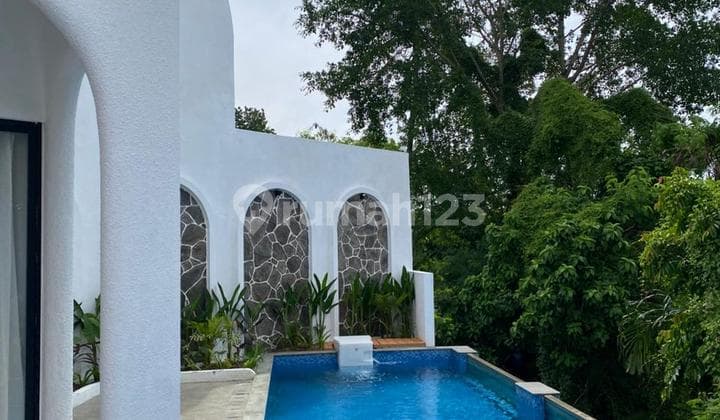 For Sale Luxury Villa Ready Unit with Rice Field View in Pererenan