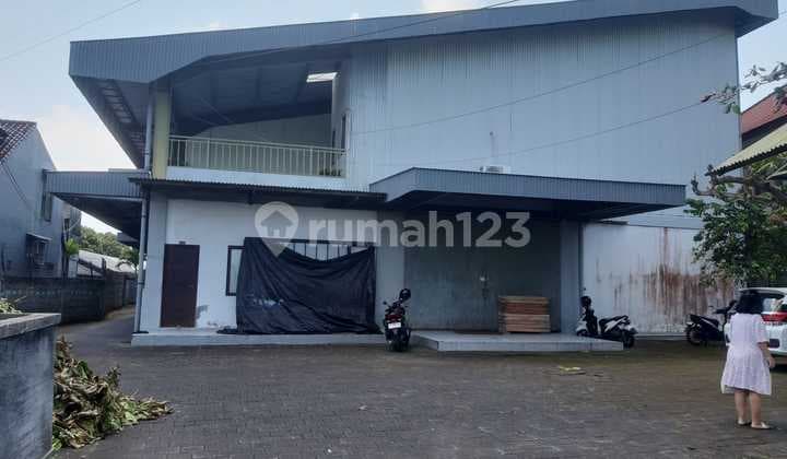 DISEWAKAN / DIJUAL BANGUNAN SIAP PAKAI DI AREA CANGGU 15 MENIT KE PANTAI