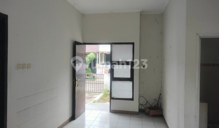 For Sale: Beautiful House, Large Land, South Bandung, Suitable for Gardening and Livestock.