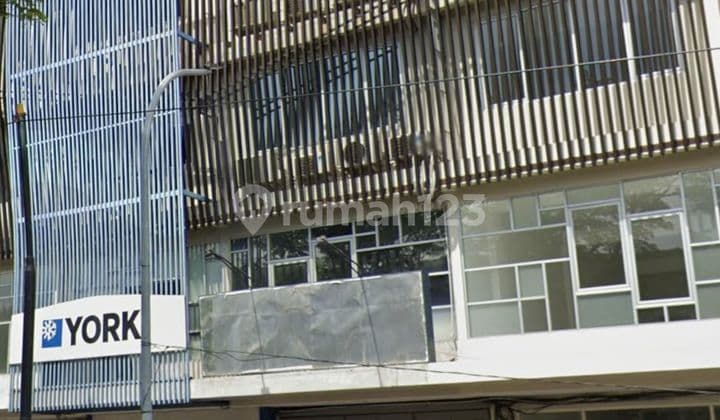 For Rent Well-Maintained Shop House, Cheap, 4 Floors, Fully Air Conditioned, At Icon 21, Merr.