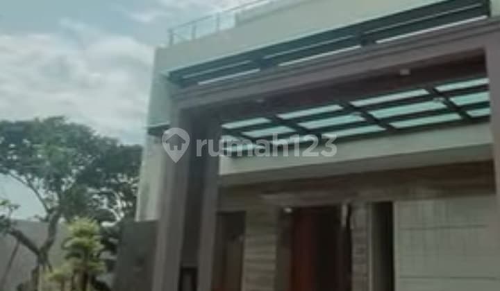 Dijual Rumah Mewah, Baru, Di Bukit Golf Inter