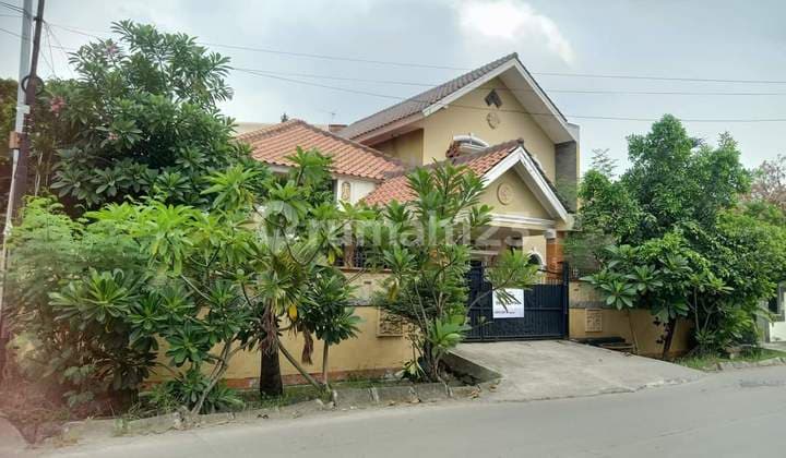 2-Story House Suitable for Residence, Boarding, & Office by the Roadside