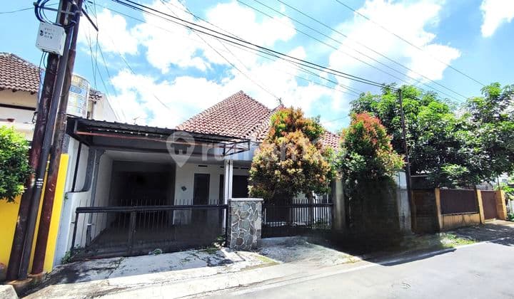Rumah Siap Pakai Area Dekat Paragonmall