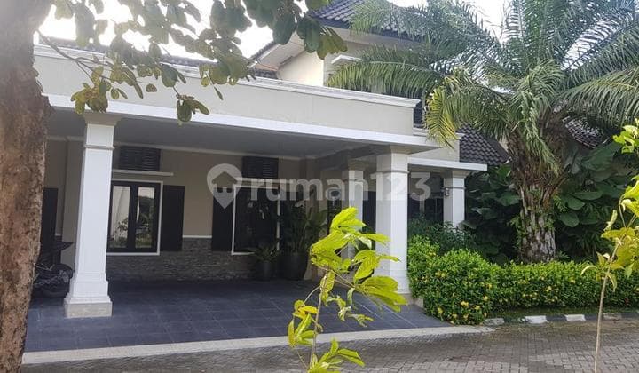 Ready-to-Use House in the Elite Colomadu Housing Complex