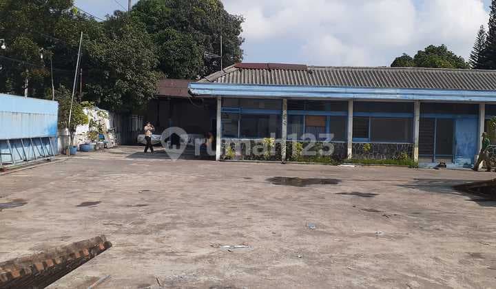 Tanah Dan Bangunan Di Jl. Adisucipto Solo