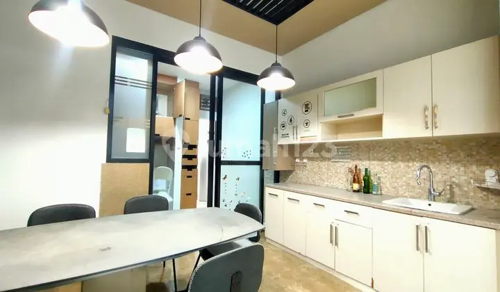 Rumah Mewah Area Pemukiman Elit Jajar Solo