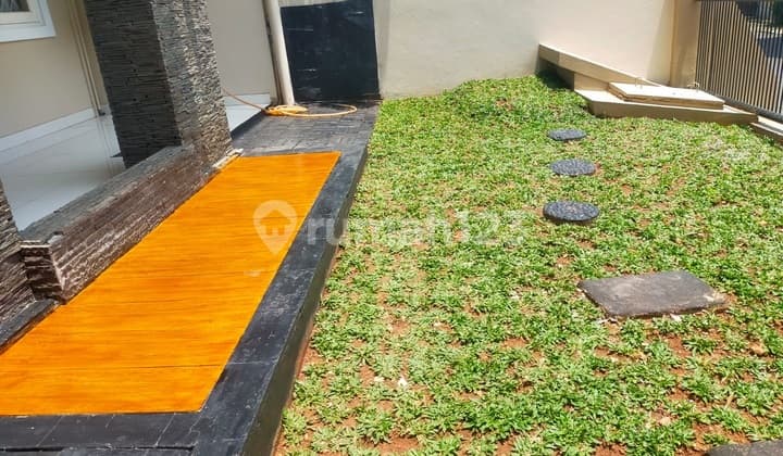 Rumah 2 Lantai Bagus dan Luas di Raffles Hills Cibubur Siap Huni