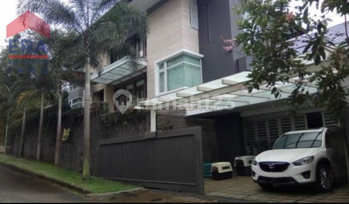 Rumah Mewah 3 Lantai Strategis Siap Huni Setra Duta Bandung