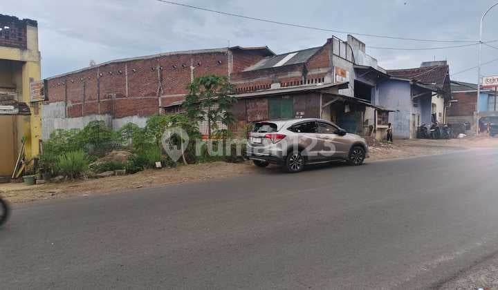 Land Location Busy Strategic on Sudirman Street Garut.