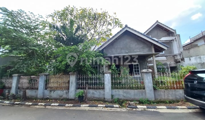 Cluster house near Velodrome, Arion Plaza, and Kelapa Gading, East Jakarta...