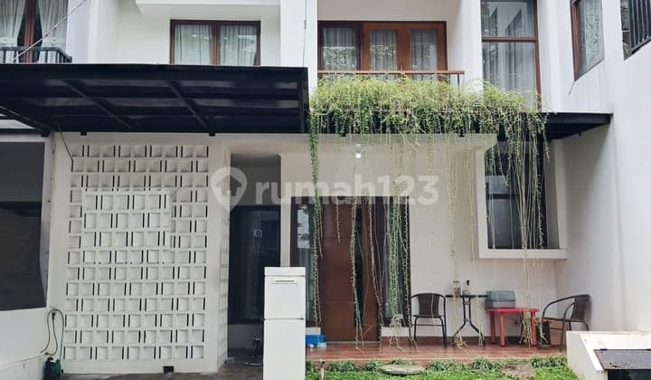 Rumah Sektor 9 Bintaro, Cluster Emerald Townhouse Dekat Dg Sklh Interl Global, Freshmarket dan Pusat Kuliner....