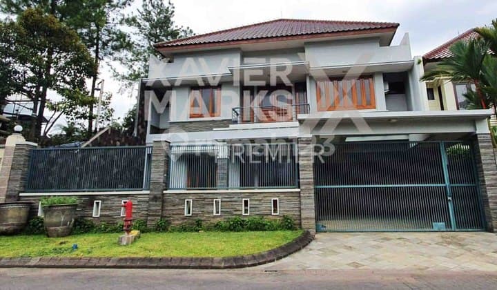 Rumah Mewah di Istana Dieng Raya Malang View Menajubkan