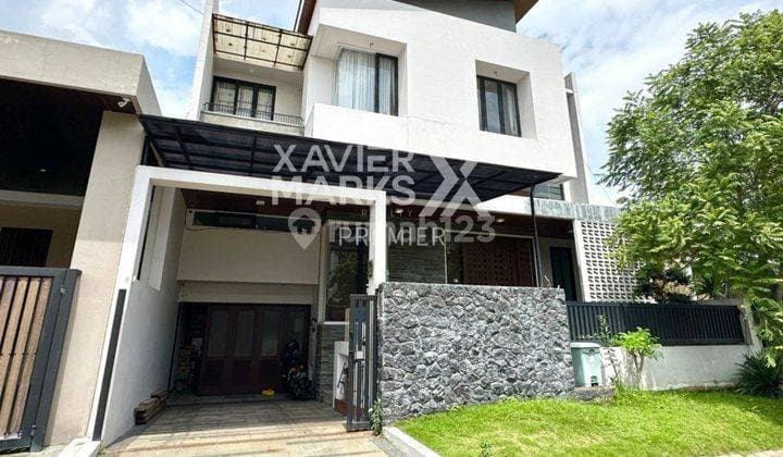 Rumah Mewah di Greenland Tidar Malang Row Jalan Lebar