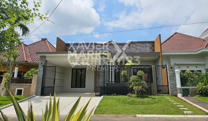Rumah Modern di Araya Kota Malang Row Jalan Lebar