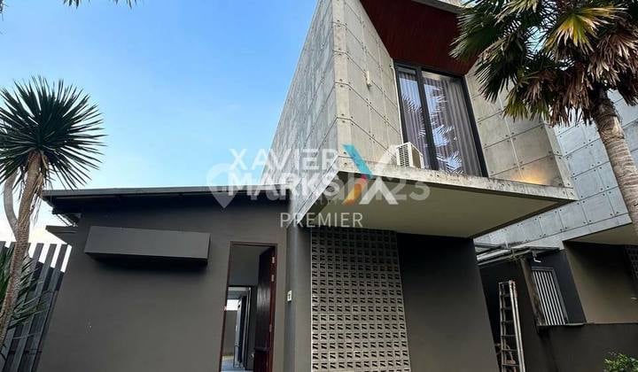 Dijual Villa Kingspark 8 Full Furnish dengan Private Pool di Kota Batu
