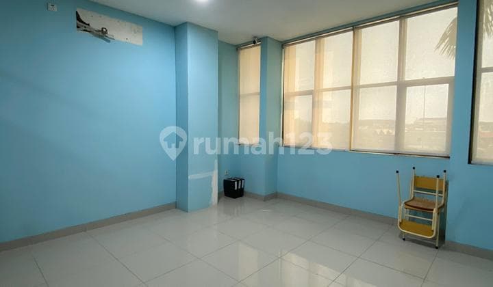 Ready Shop House Golf Lake Residence Neat Condition Has Goods Lift