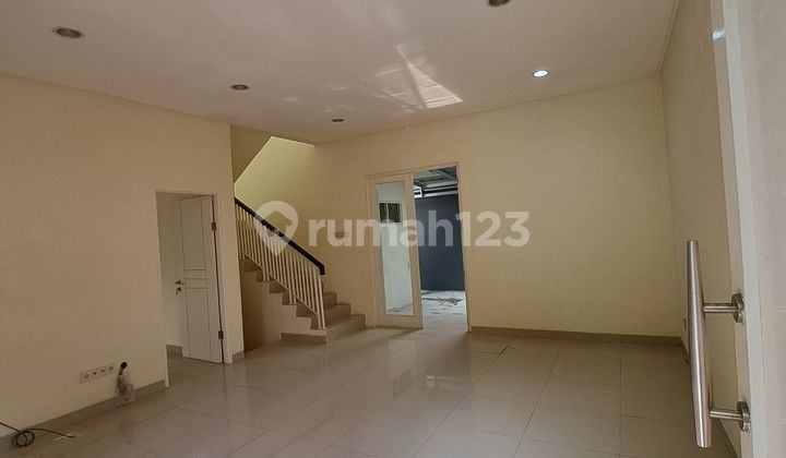 Disewakan Rumah Golf Lake 8x15 Kondisi Rapi Siap Pakai