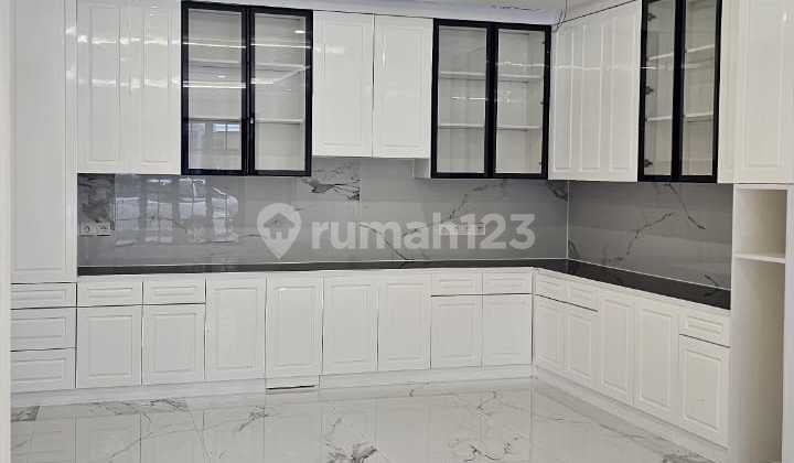 Rumah Mewah Golf Lake Residence Full Renovasi -Siap Huni