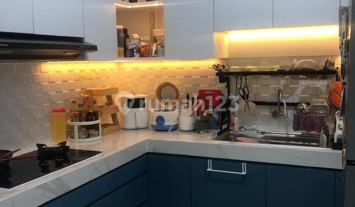 Dijual Rumah Golf Lake Residence 6X15 Semi Furnis