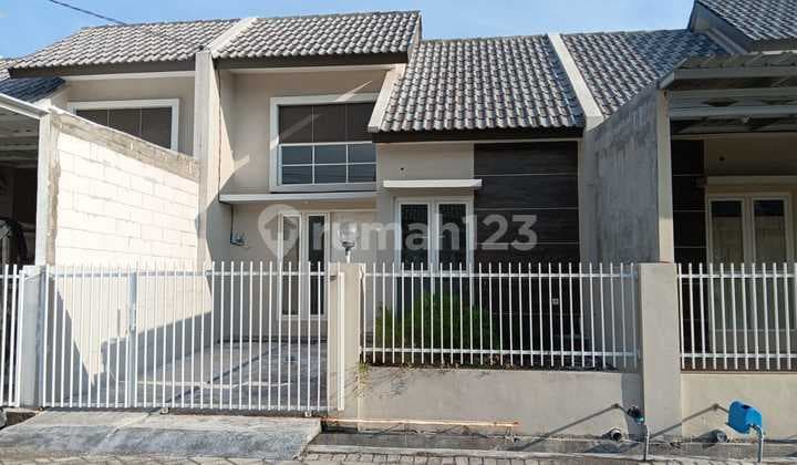 Rumah Dekat Bandara Juanda Lokasi Regency Cemandi