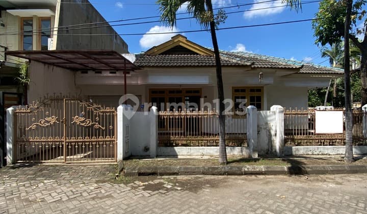Rumah Hook Semenit ke Surabaya Lokasi Deltasi