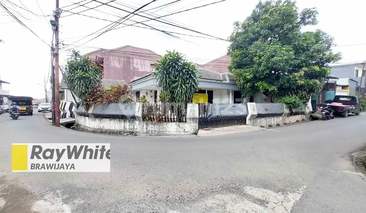 Rumah tua di Gudang Air,Ciracas, Jakarta Timur, 1 KM Ke Tol JORR