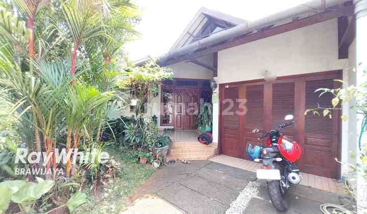 House in Lebak Lestari Indah Complex, 1 Km to MRT Lebak Bulus