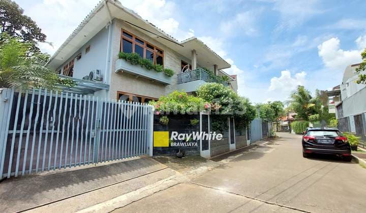 Rumah di Kompleks Loka Indah, Warung Buncit, 10 Menit Ke Mal