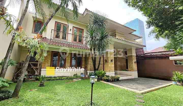 House on Wijaya Street, Kebayoran Baru, South Jakarta, quiet location