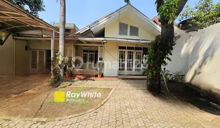 Rumah di Siaga Raya, Pejaten, Zona Commersial, Cocok buat usaha