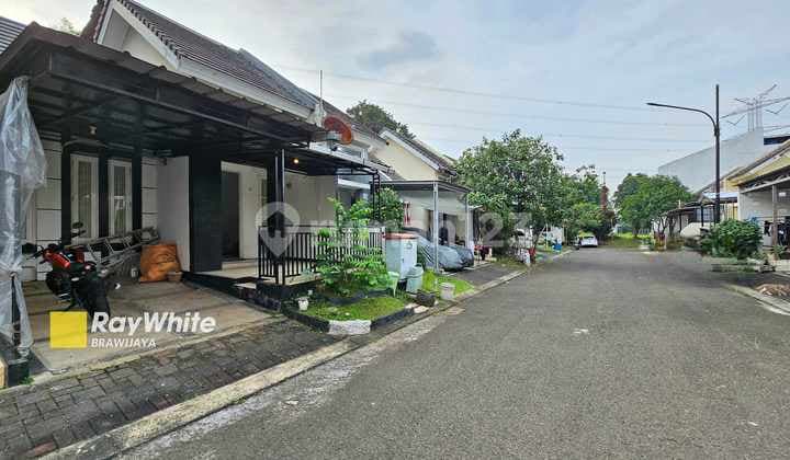 Rumah di Legenda Wisata Cibubur, Cluster Van Gogh, lokasi tenang