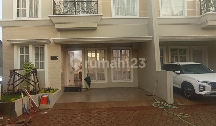 Rumah 2 Lantai Mewah Nempel Banget Tol dan Jaksel